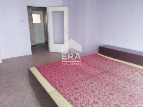 Тристаен апартамент в Хасково, Орфей - 75 кв.м за 816 €/кв.м - Снимка #1