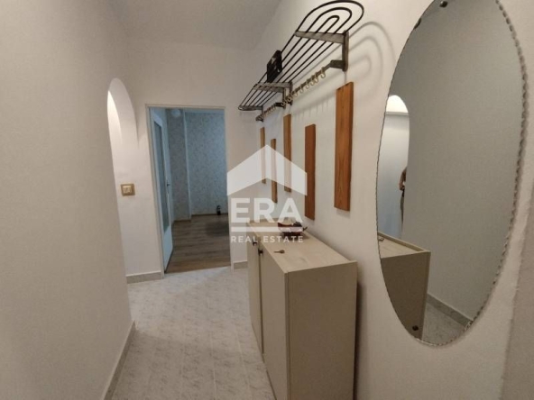 Дава се под наем Двустаен апартамент в Хасково, Орфей - 65 кв.м за 306 € - Снимка #1