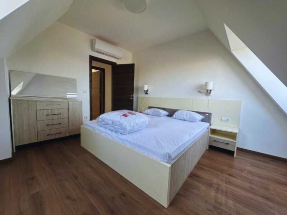 Дава се под наем Четиристаен апартамент в София, Красно село - 150 кв.м за 714 € - Снимка #1