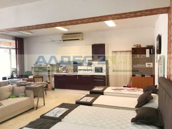 Дава се под наем Магазин в София, Дружба 2 - 283 кв.м за 1994.61 € - Снимка #1