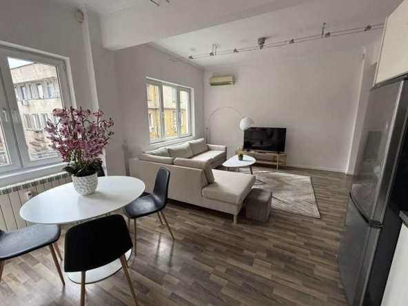 Дава се под наем Двустаен апартамент в София, Докторски паметник - 60 кв.м за 797.64 € - Снимка #1