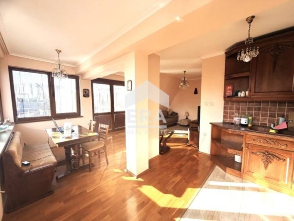 Дава се под наем Двустаен апартамент в Варна, Бриз - 80 кв.м за 498.27 € - Снимка #1
