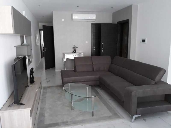 Дава се под наем Двустаен апартамент в Пловдив, Център - 65 кв.м за 323.85 € - Снимка #1