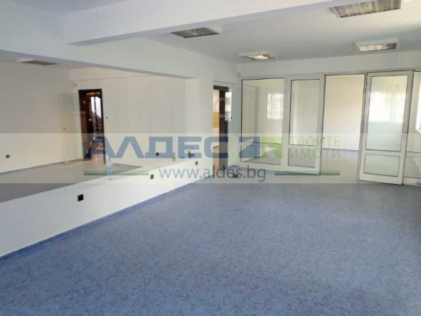 Дава се под наем Офис в София, Кръстова вада - 270 кв.м за 1994.61 € - Снимка #1