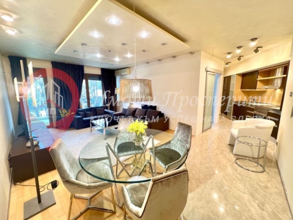 Дава се под наем Тристаен апартамент в София, Витоша - 135 кв.м за 1100 € - Снимка #1