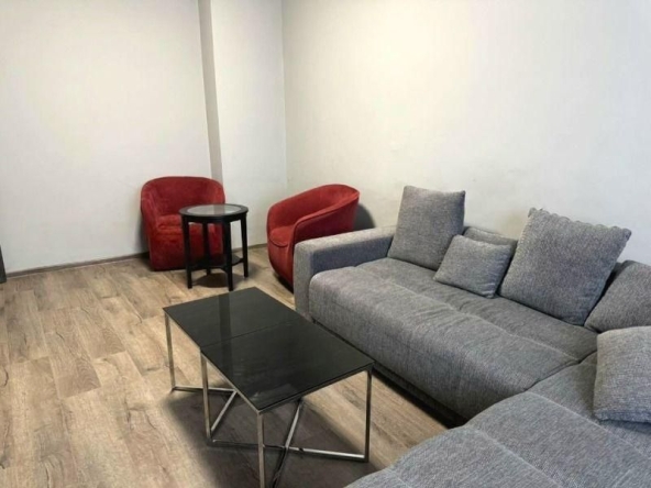 Дава се под наем Двустаен апартамент в София, Център - 76 кв.м за 796.62 € - Снимка #1