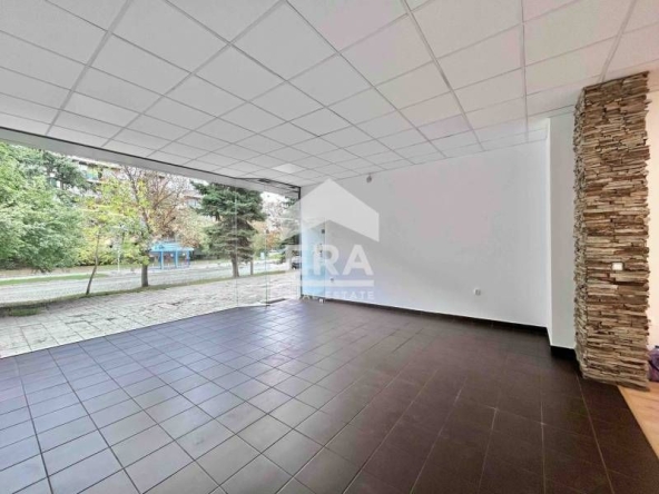 Дава се под наем Магазин в София, Гоце Делчев - 101 кв.м за 1800 € - Снимка #1