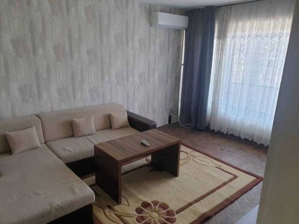 Дава се под наем Тристаен апартамент в Бургас, Славейков - 65 кв.м за 459 € - Снимка #1