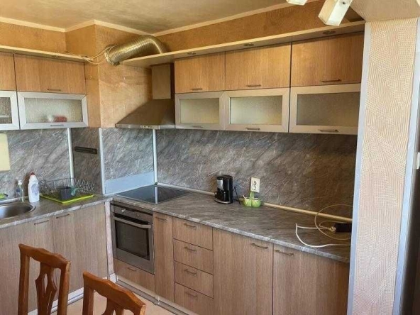 Дава се под наем Тристаен апартамент в Бургас, Изгрев - 80 кв.м за 433.5 € - Снимка #1