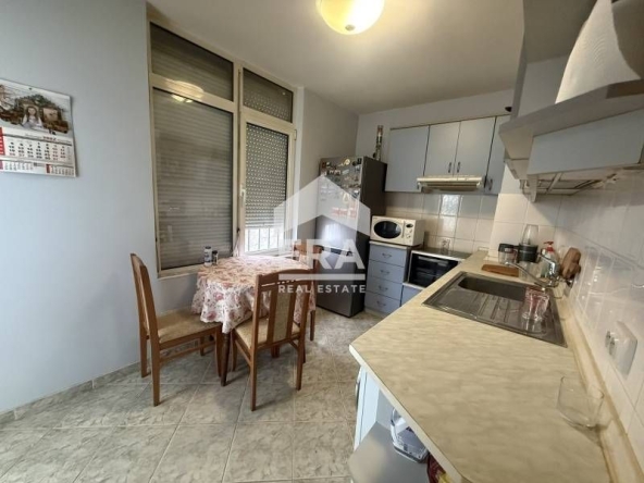 Дава се под наем Двустаен апартамент в Русе, Широк център - 60 кв.м за 348.84 € - Снимка #1