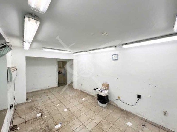 Промишлена сграда в Бургас, Зорница - 60 кв.м за 225 €/кв.м - Снимка #1