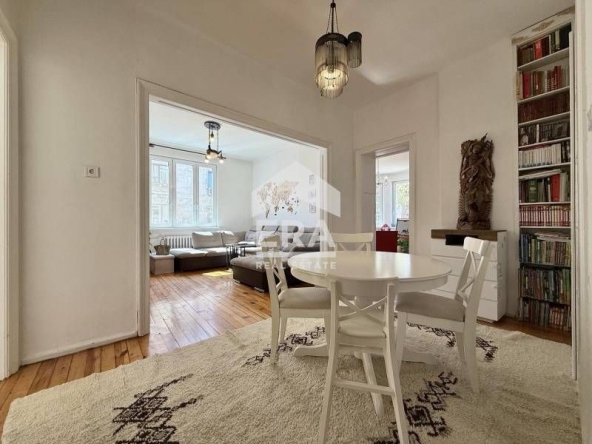 Тристаен апартамент в София, Център - 110 кв.м за 3014 €/кв.м - Снимка #1