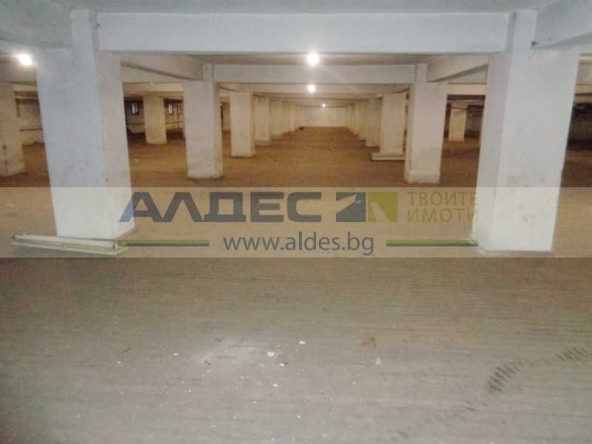 Дава се под наем Склад в Дупница - 1200 кв.м за 1224 € - Снимка #1