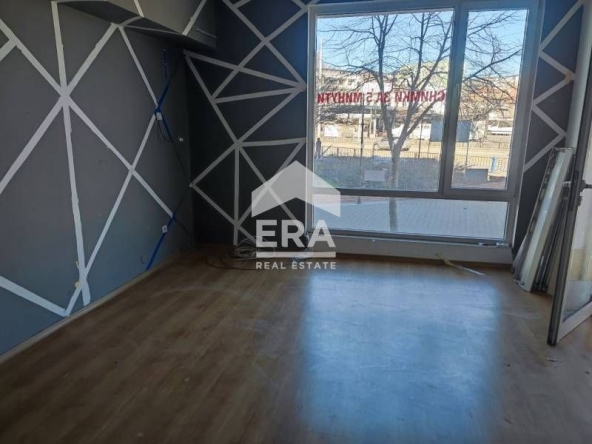 Дава се под наем Магазин в Хасково, Център - 20 кв.м за 178.5 € - Снимка #1