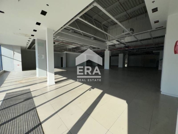 Дава се под наем Промишлена сграда в Хасково, Промишлена зона - Изток - 980 кв.м за 3909.66 € - Снимка #1