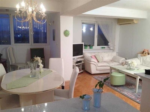 Дава се под наем Двустаен апартамент в Бургас, Меден рудник - зона А - 58 кв.м за 204 € - Снимка #1