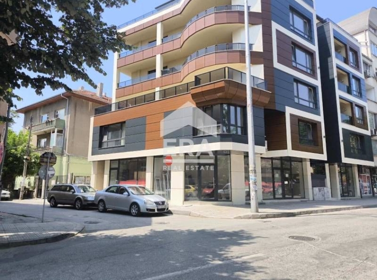 Дава се под наем Магазин в Хасково, Училищни - 40 кв.м за 867 € - Снимка #1