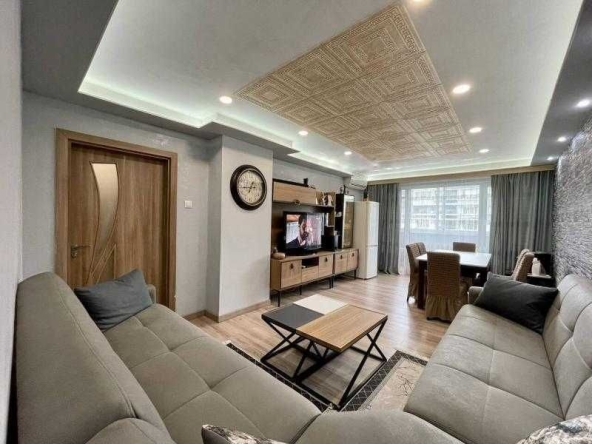 Дава се под наем Двустаен апартамент в Бургас, Славейков - 66 кв.м за 510 € - Снимка #1