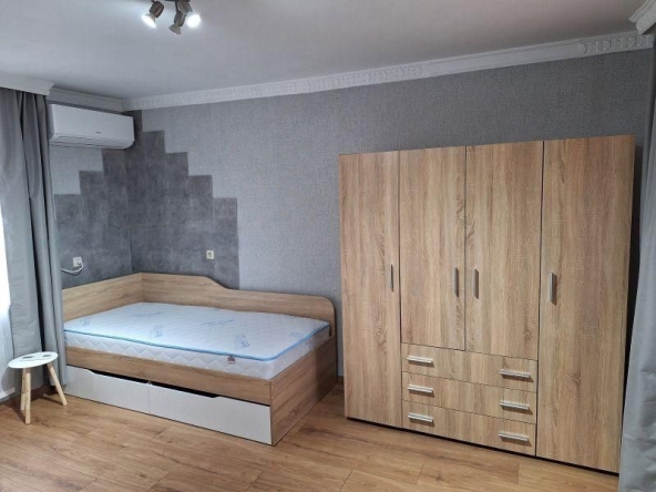 Дава се под наем Къща в с. Лозен, Област София-град - 80 кв.м за 647.19 € - Снимка #1