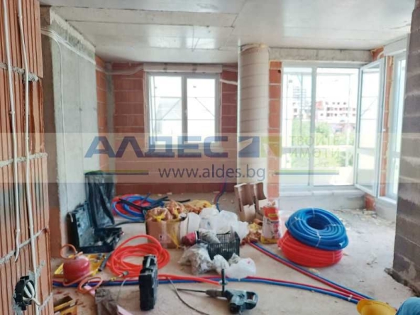 Тристаен апартамент в София, Хладилника - 120 кв.м за 2130 €/кв.м - Снимка #1