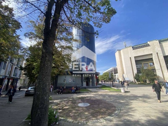 Офис в Благоевград, Идеален център - 122 кв.м за 408 €/кв.м - Снимка #1