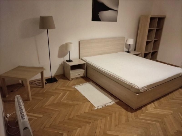 Дава се под наем Двустаен апартамент в София, Център - 60 кв.м за 897.6 € - Снимка #1