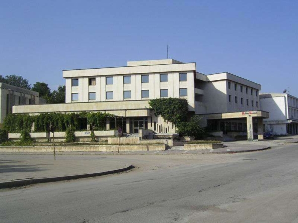 Хотел в Лозница - 3528 кв.м за 289 €/кв.м - Снимка #1