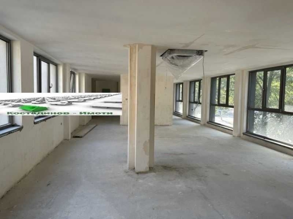 Дава се под наем Офис в Пловдив, Кючук Париж - 291 кв.м за 1994.61 € - Снимка #1