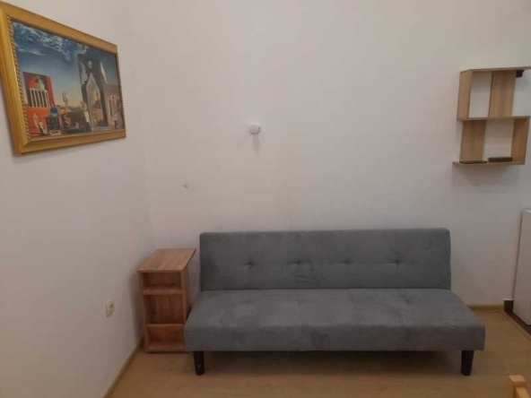 Дава се под наем Тристаен апартамент в София, Център - 60 кв.м за 777.75 € - Снимка #1