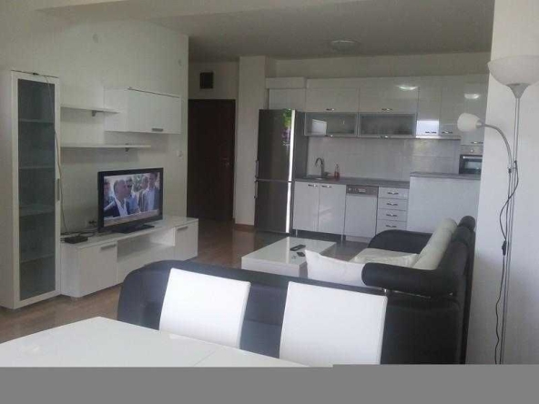 Дава се под наем Двустаен апартамент в Бургас, Възраждане - 55 кв.м за 229.5 € - Снимка #1