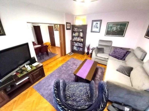Дава се под наем Тристаен апартамент в Пловдив, Остромила - 81 кв.м за 428.4 € - Снимка #1