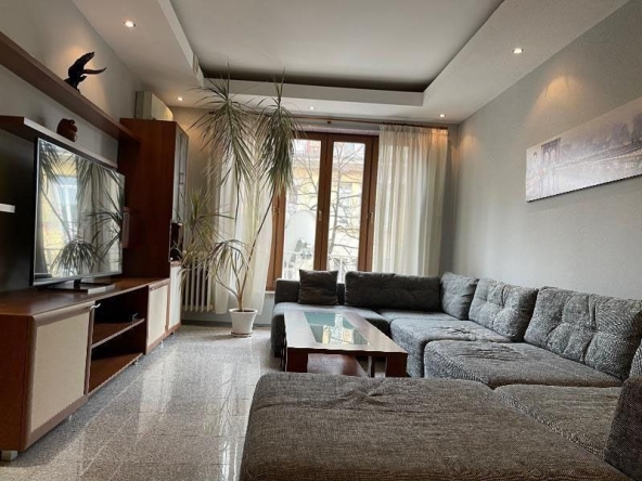 Дава се под наем Двустаен апартамент в София, Център - 65 кв.м за 697.17 € - Снимка #1