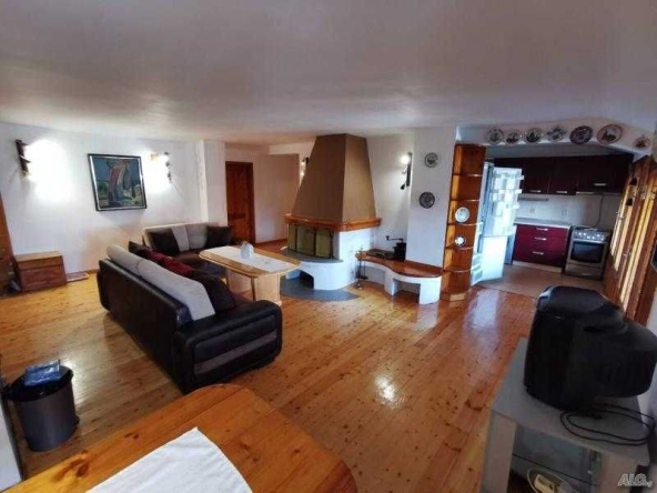 Дава се под наем Мезонет в Бургас, Център - 170 кв.м за 510 € - Снимка #1