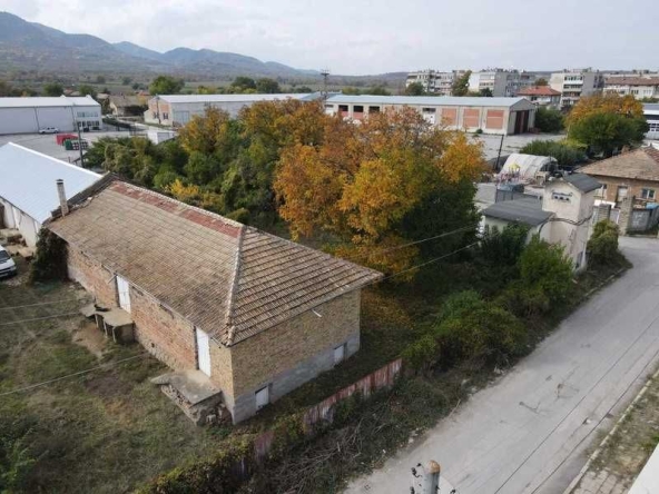 Промишлена сграда в Велики Преслав - 400 кв.м за 172 €/кв.м - Снимка #1