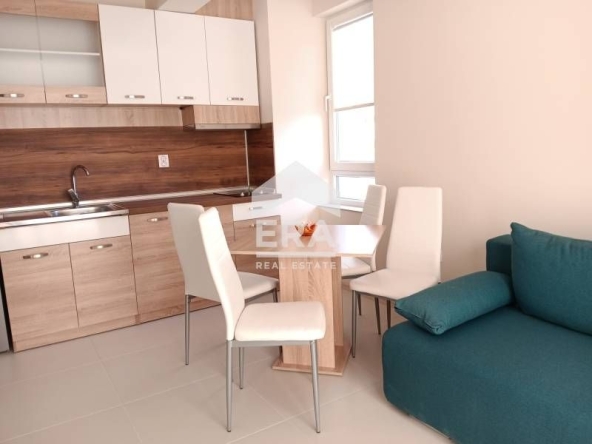 Дава се под наем Двустаен апартамент в Варна, Изгрев - 60 кв.м за 648.21 € - Снимка #1