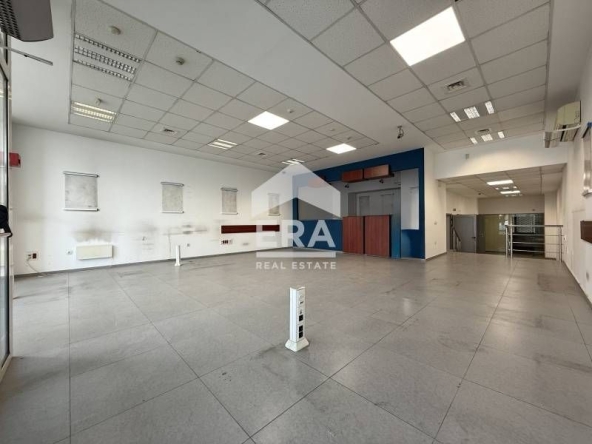 Дава се под наем Магазин в София, Надежда 1 - 197 кв.м за 4987.29 € - Снимка #1
