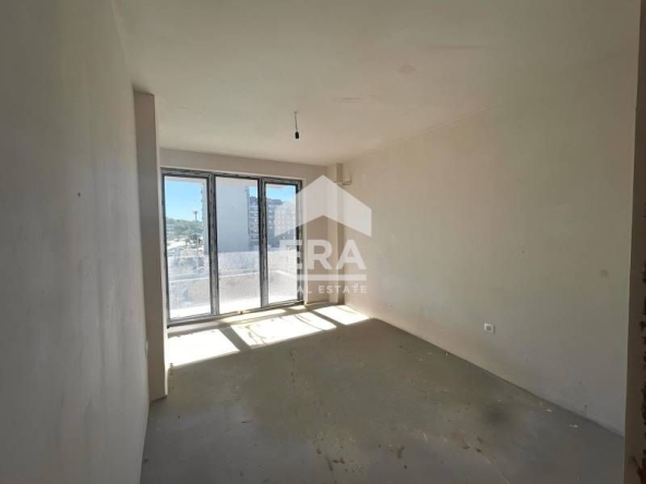 Двустаен апартамент в Варна, Възраждане 2 - 65 кв.м за 1057 €/кв.м - Снимка #1