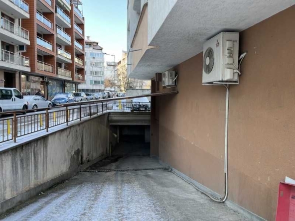 Дава се под наем Гараж / Паркомясто в София, Дървеница - 18 кв.м за 129.54 € - Снимка #1