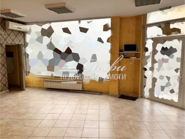 Дава се под наем Офис в Шумен, 5-ти полк - 65 кв.м за 306 € - Снимка #1