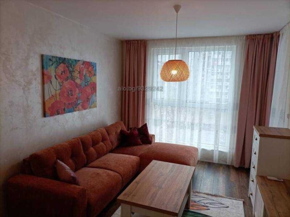 Дава се под наем Двустаен апартамент в Бургас, Център - 70 кв.м за 612 € - Снимка #1