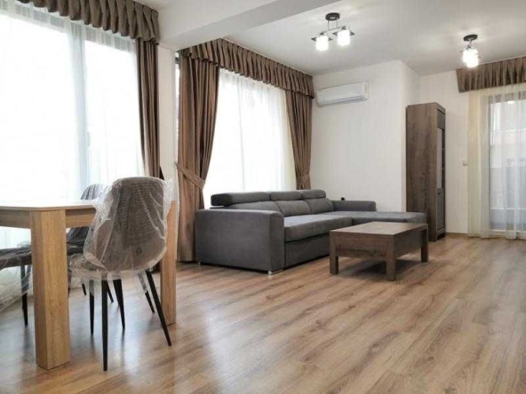 Дава се под наем Тристаен апартамент в Бургас, Център - 60 кв.м за 765 € - Снимка #1