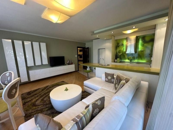 Дава се под наем Тристаен апартамент в София, Бояна - 100 кв.м за 1196.97 € - Снимка #1