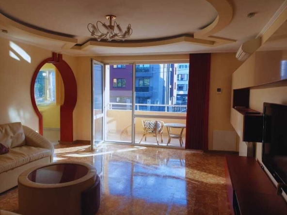 Дава се под наем Тристаен апартамент в София, Витоша - 103 кв.м за 752.25 € - Снимка #1