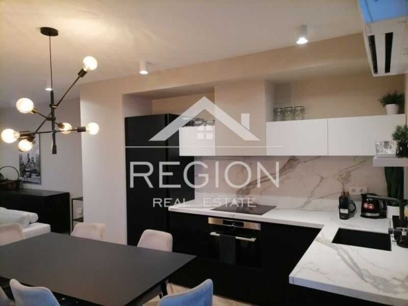 Дава се под наем Тристаен апартамент в Варна, Център - 121 кв.м за 1000 € - Снимка #1