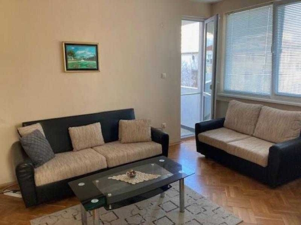 Дава се под наем Тристаен апартамент в Бургас, Лазур - 90 кв.м за 714 € - Снимка #1