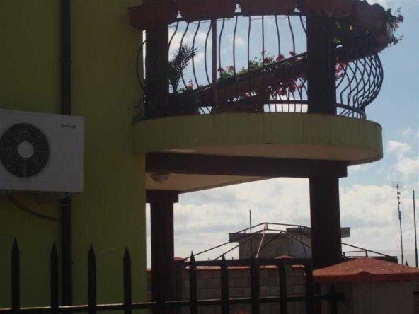 Къща в с. Топола, Област Добрич - 240 кв.м за 415 €/кв.м - Снимка #1