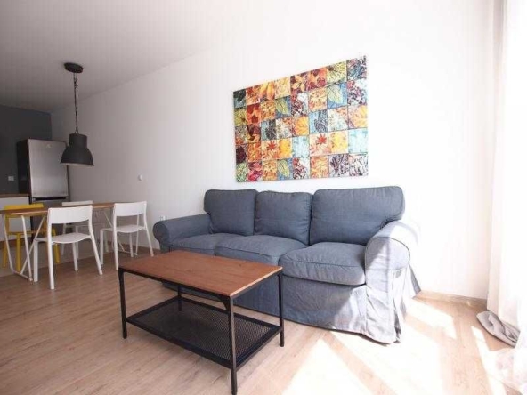Дава се под наем Двустаен апартамент в Бургас, Славейков - 68 кв.м за 663 € - Снимка #1