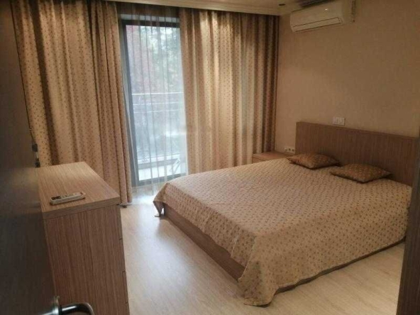 Дава се под наем Тристаен апартамент в Бургас, Лазур - 103 кв.м за 816 € - Снимка #1