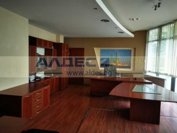 Офис в Раднево - 1881 кв.м за 122 €/кв.м - Снимка #1