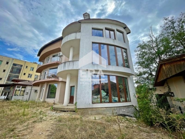 Къща в с. Чорбаджийско, Област Кърджали - 280 кв.м за 199 €/кв.м - Снимка #1